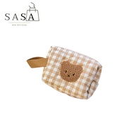 SASA ✿ กระเป๋าใส่เครื่องสําอาง เครื่องเขียน ลายตารางปักลายน้องหมีสุดน่ารัก มีซับด้านในอย่างดี ✿