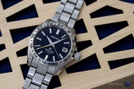 🔵已完成原廠保養/ 狀態佳雙LOGO GS GMT 10週年限量✅- SBGM029🔥
二手中古 SEIKO- GRAND SEIKO GMT十週年限量版 SBGM029G
-全球限量700本
-深藍
