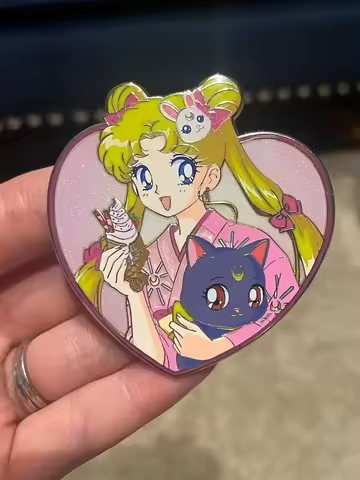 Kimono young girl Enamel Pin