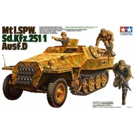 Plastic Model Assembly TAMIYA Scale 1/35 Mtl.SPW Sd.Kfz. 251/1 Ausf.D (35195)