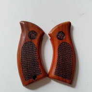 grip kayu WG733 WG731
