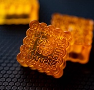 Keycap resin Mooncake cam trong suốt trang trí bàn phím cơ gaming.