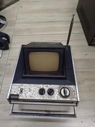 (B) 早期 1970年代 Panasonic TR-425R 手提電視/收音機 /懷舊擺飾拍片道具