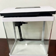 玻璃魚缸桌面套裝，送撈魚網🐠 超白玻璃、內置溫度計、多色燈及過濾器 即插即用 all-in-one desktop fish tank with lightening + built in therm
