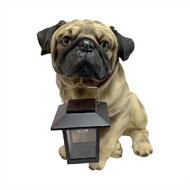 รูปปั้นแต่งสวนสุนัขปั๊กคาบไฟโซลาร์เซลล์ FONTE รุ่น DD24