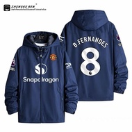 เสื้อกั๊กฟุตบอลผู้ชายสีแดง Manchester United 2024 แจ็คเก็ตกันลมแบบมีซิป เสื้อคลุมกันหนาวแบบลำลอง ปกโ