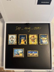 現貨即交✨Van gogh Pokémon 梵高比卡超 卡比獸 伊貝 Pokémon Center Pin 襟章 父親節禮物之選