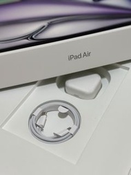 iPad充電器。電線。