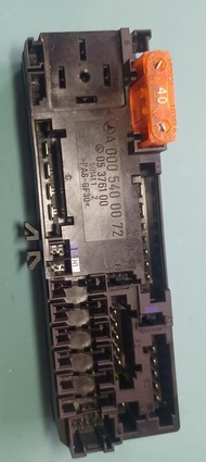 賓士 W202 W208 W210 R170  繼電器控制模組 K40 保險絲盒