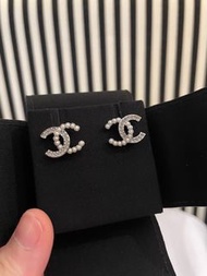 Chanel classic cc logo耳環