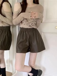 啡色皮短褲