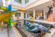 99 พูล วิลล่า (99 Pool Villa)