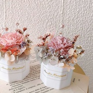 藍芯手作│康乃馨盆花・永生玫瑰 畢業花束 生日禮物 母親節禮盒