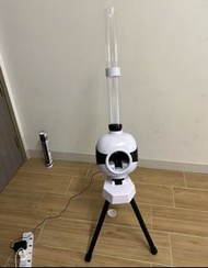 Automatic badminaton serving machine (Shuttlecock & Rackets included) 自動羽毛球發球機 (包羽毛球和球拍）