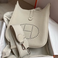 全新 愛馬仕 Evelyne 29 奶昔白 銀扣 Togo皮 伊芙琳 Hermès Evelyne TPM Craie