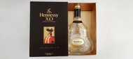 ขวดเหล้าเปล่า  Hennessy - XO 700ml  พร้อมกล่อง