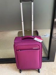 American Tourister 20吋紫紅布質旅行箱 55 x 38 x 24cm,2.5kg, 40L