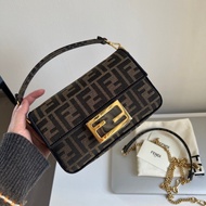 ✨Fendi Baguette mini 法棍包