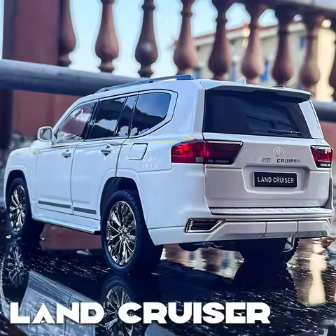 1:18 Toyota Land Cruiser LC300 Prado SUV Alloy Car Model Diecast Metal Home Decoration & Computer De