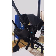 DOONA X in Nitro Black (Preloved)