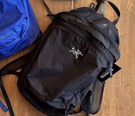 外國優惠預訂 Arcteryx Heliad 15L 可摺疊式 防水料背包 雙肩包