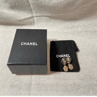 Chanel 吊飾花圖案耳環