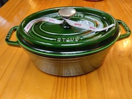 Staub 橢圓形鑄鐵鍋