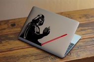 Sticker Aksesoris Laptop Apple Macbook Darth Vader Holding Apple