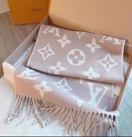 全新LV LOUIS VUITTON  essential beige rose圍巾 羊毛 頸巾粉色m77854