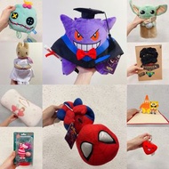 ❌睇內文有價錢 文盲即BLOCK❌睇內文❤️‍🔥 正版 耿鬼畢業公仔 💖絕版、已停產 史迪仔阿甘袋  史迪仔阿金袋 💖2025全新空姐marron cream公仔  & 兔媽媽枕頭 🩵歐美絕版倒掛蜘蛛