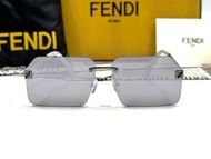 Fendi แว่นกันแดด รุ่น FE40043U 14C ( Silver ) New Collection