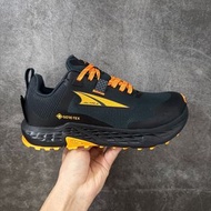 🤩必備戶外防水越野跑鞋🤩 Altra Lone Peak 7 GORE-TEX 男款專業越野跑鞋 | GORE-TEX全鞋面防水 | Vibram防滑耐磨大底 | 零落差寬鞋楦設計|