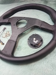 พวงมาลัย Spoon ก้านเรียบ สีดำ ก้านยกนิดหน่อย 1 นิ้ว พร้อมอุปกรณ์ ขนาดรอบวง 13.5 นิ้ว สูง 1 นิ้ว รา