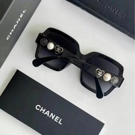 香奈兒Chanel 方框珍珠山茶花愛心墨鏡