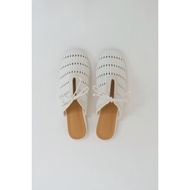 61513 - ELLIE MULES