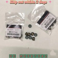 MD184303 MD307342 V43 V73 V43 4G19 6G72 Engine Valve Stem Oil Seal BV4951-G For Mitsubishi Pajero Mo