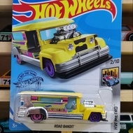 Hot wheels road bandit / rv there yet / classic nomad