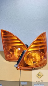 ไฟเลี้ยวมุม เลนส์สีส้ม Hino Mega 500 ( FC8J FG8J FC4J FG1J ) พร้อมขั้วและหลอด สินค้าคุณภาพ เนื้องานด