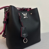 LV LOCKME 全皮水桶包