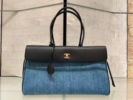 Chanel 26a medium shopping bag demin blue black 法棍袋中號 牛仔布拼黑色皮 購物袋 單肩包 手袋 east west tote bag  小號 25ba