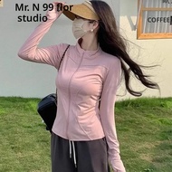 2025 ใหม่ SLIM FIT ฟิตเนสโยคะเสื้อแจ็คเก็ตสั้นผู้หญิงสีทึบซิปวิ่งเสื้อกีฬา Quick DRY ICE Silk Breath