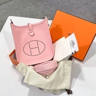 全新HERMES MINI EVELYNE 二代短帶K刻 3Q/ROSE SAKURA TC 櫻花粉銀扣