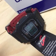 นาฬิกาข้อมือ CASIO ยักเล็ก DW-5600HR-1DR สายทูโทน สีดำ สีเเดง ตั้งเวลาให้เดิมฟรีกล่อง