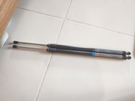 Voxy 80系 尾門油壓撐