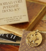 古董1980年金色錢幣老鷹古羅馬項鍊 AVON 原裝盒  N589