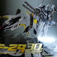全新日版 Bandai DX 超合金 Macross Frontier 超時空要塞 F 劇場版 YF-29 30週年特別版
