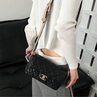 ✨ Chanel 限量款 黑金荔枝皮 CF 大mini 99🆕 休閒雙色肩帶 可調整長度