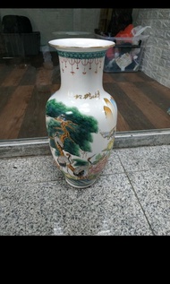 Chinese ceramic vase 70% new 18" x 6"