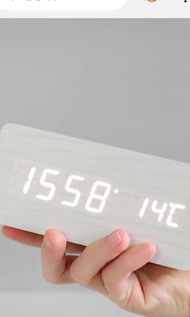 【現貨】韓國直送 LED 時鐘鬧鐘 簡約家居 仿木質 附溫度計 顯示日期 多色選擇 多功能 usb充電 長15cm 實用美觀