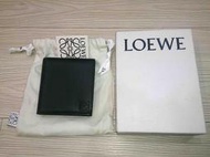 西班牙帶回 全新正品LOEWE 2016款浮刻圖騰對折小牛皮短夾